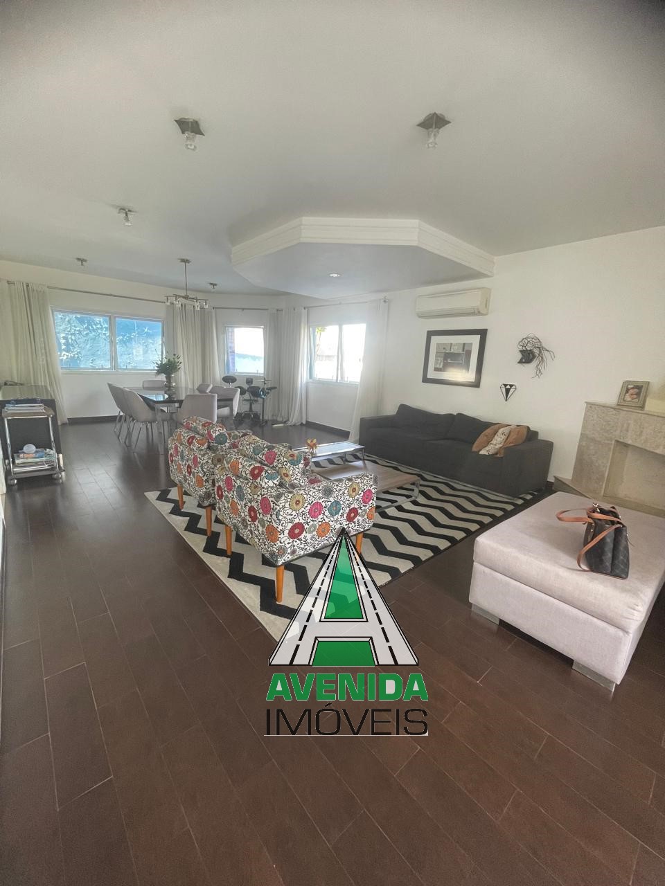 Lindo sobrado, 542 m² com 5 dormitórios, sendo 3 suítes, Swiss Park, São Bernardo do Campo