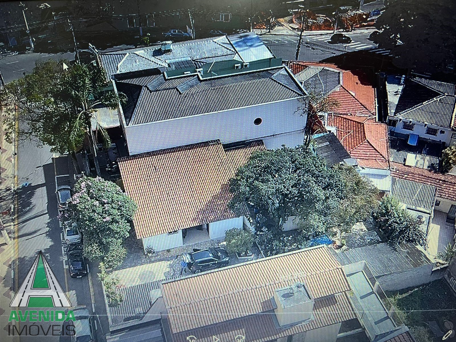Terreno de 900 m² com área construída de 688 m² no Centro de Diadema- SP