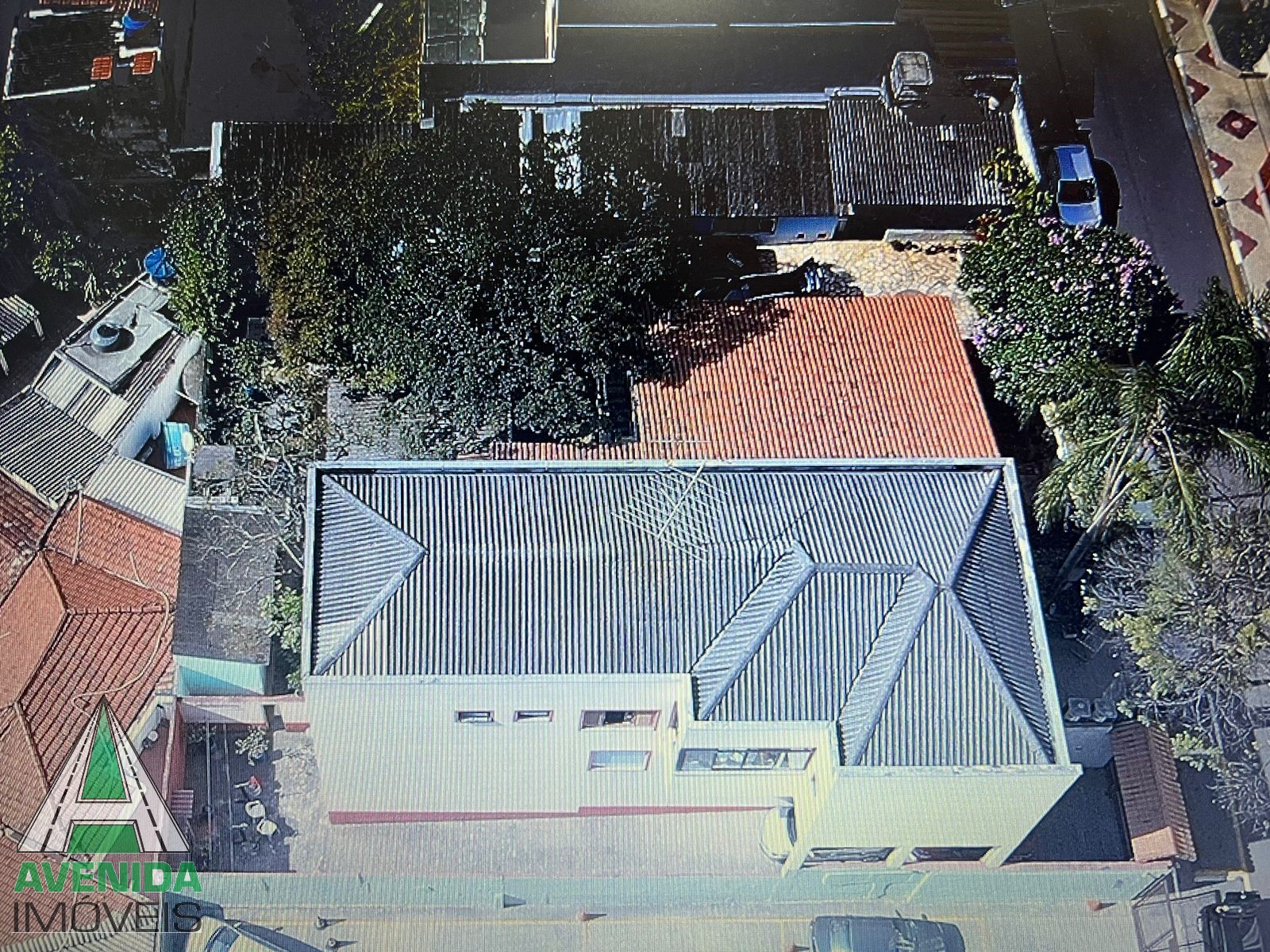 Terreno de 900 m² com área construída de 688 m² no Centro de Diadema- SP