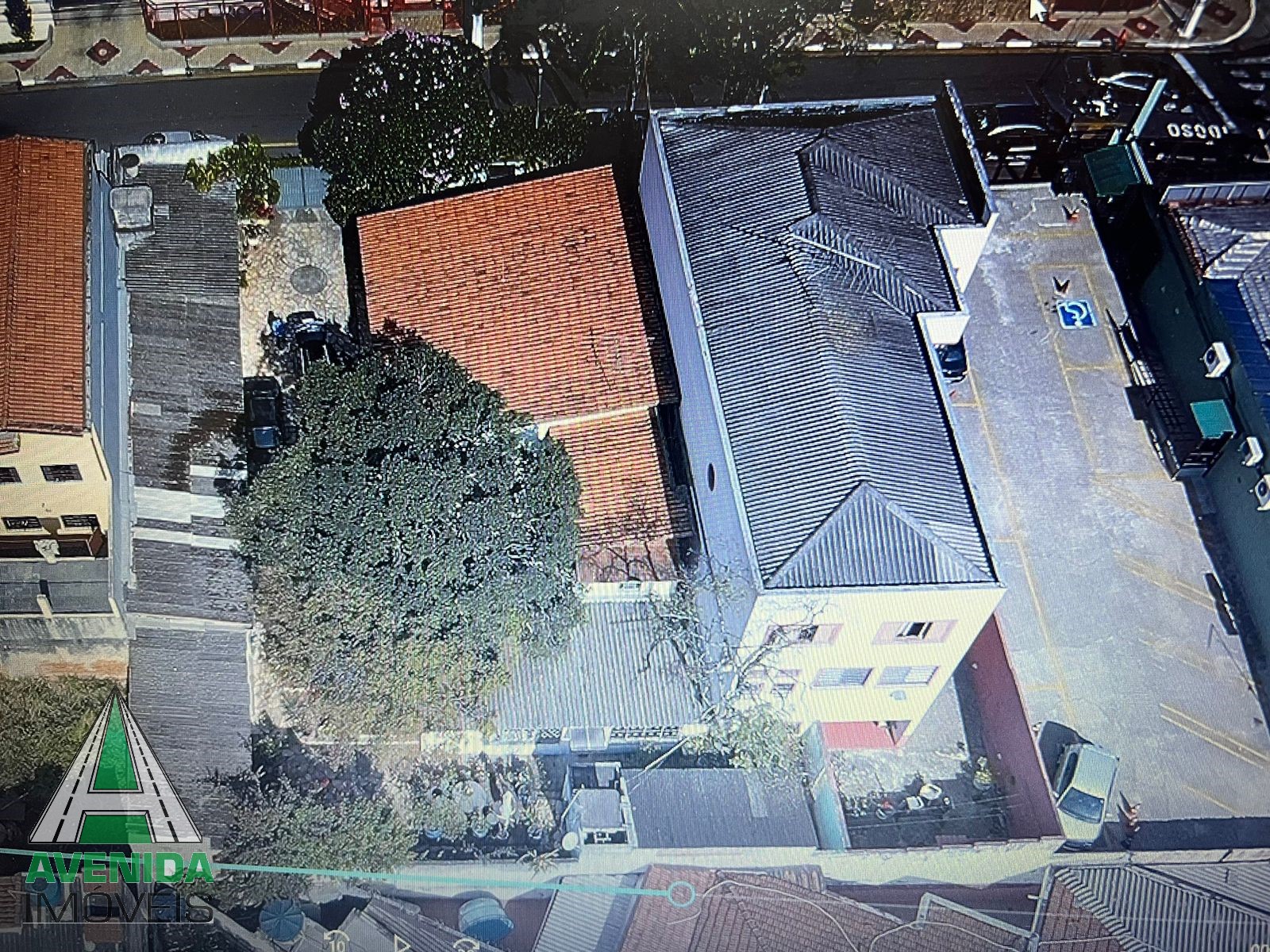 Terreno de 900 m² com área construída de 688 m² no Centro de Diadema- SP