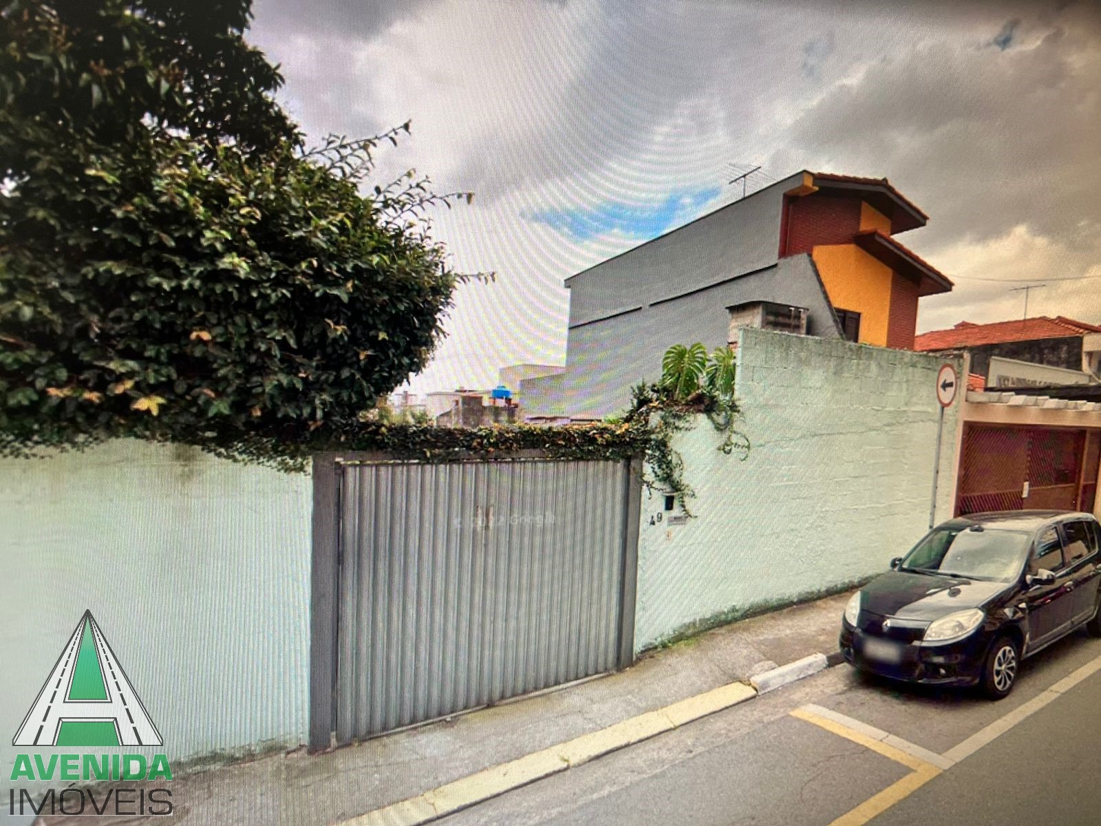 Terreno de 900 m² com área construída de 688 m² no Centro de Diadema- SP