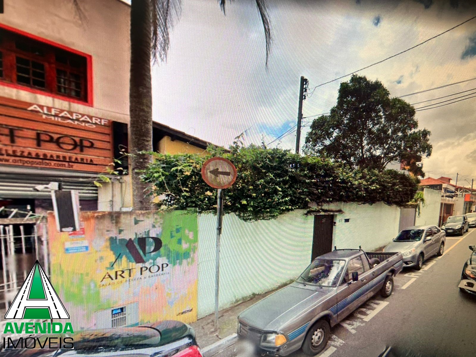 Terreno de 900 m² com área construída de 688 m² no Centro de Diadema- SP